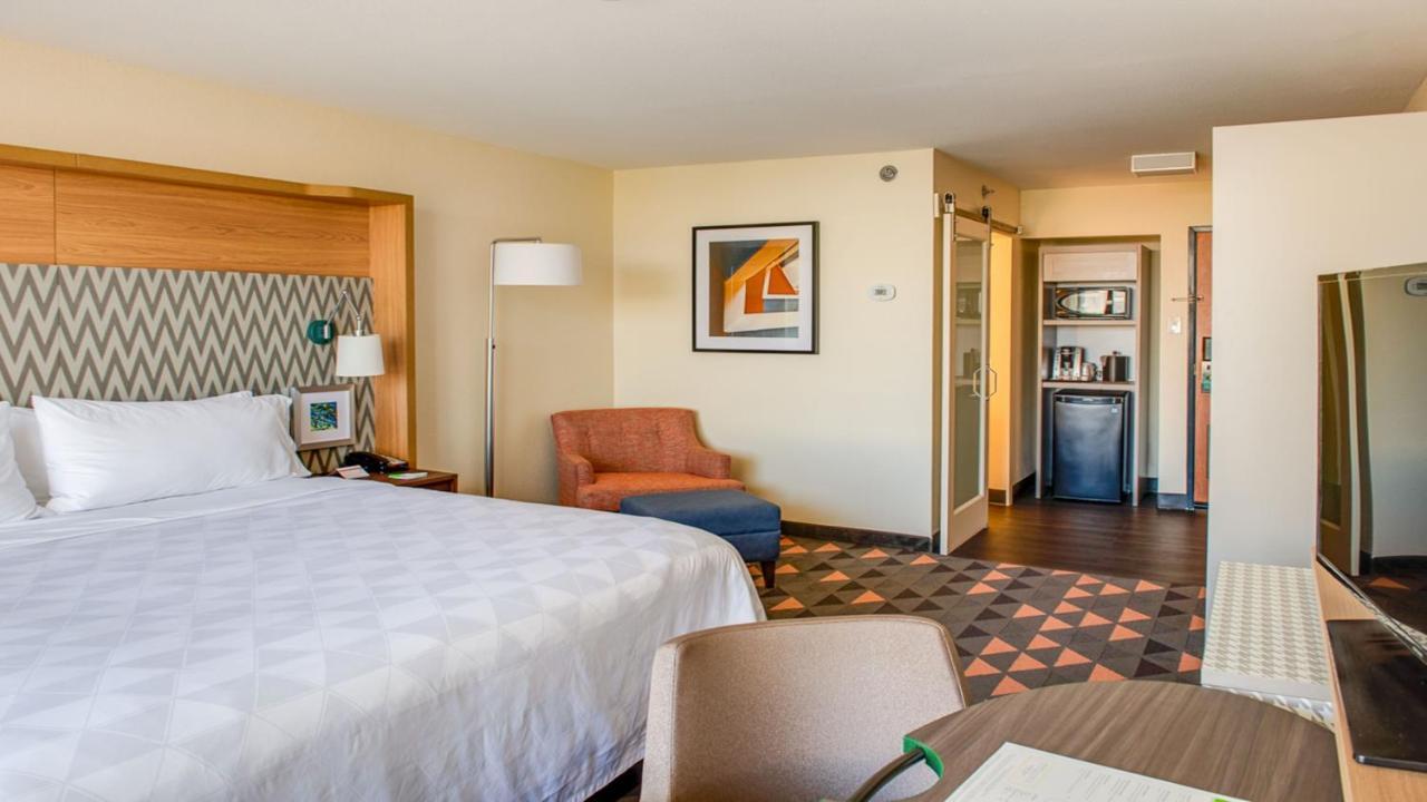 Holiday Inn Phoenix-Mesa Chandler By Ihg Exterior photo