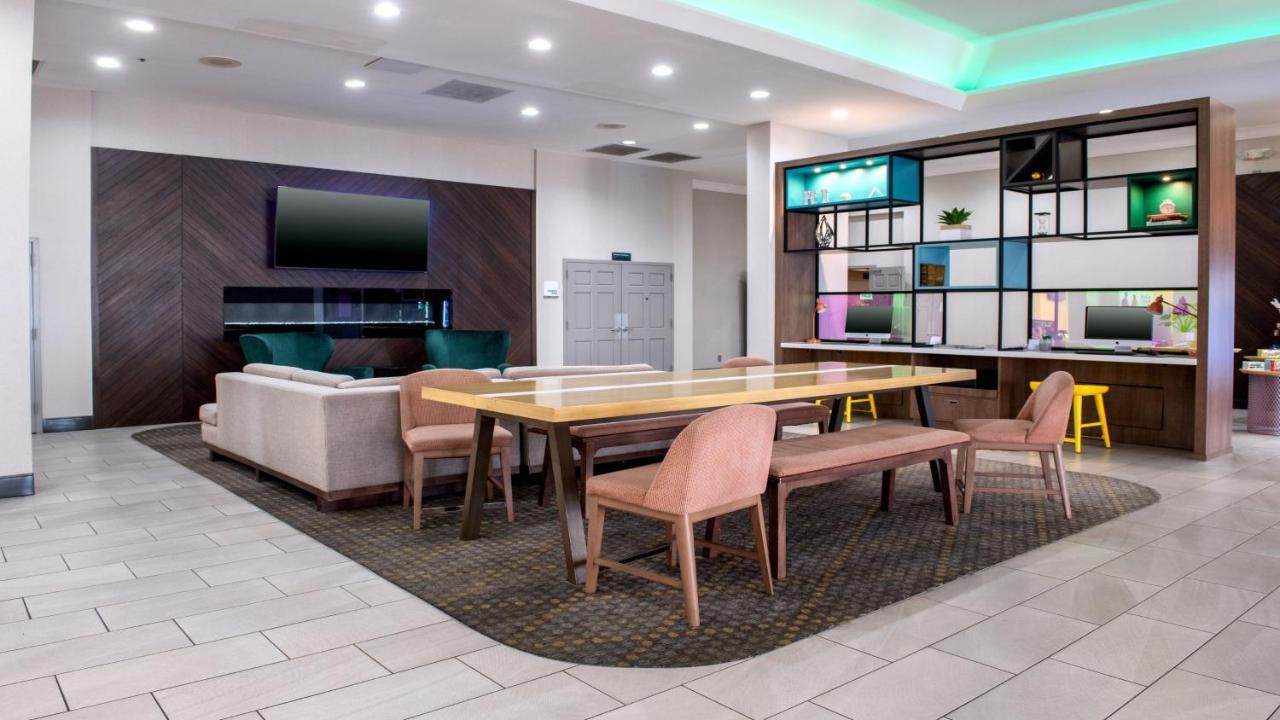 Holiday Inn Phoenix-Mesa Chandler By Ihg Exterior photo