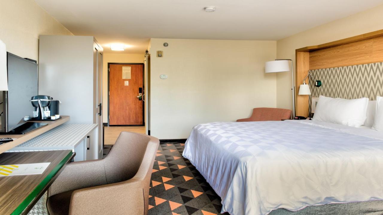Holiday Inn Phoenix-Mesa Chandler By Ihg Exterior photo